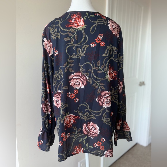 LOFT Ruffle Neck Poet Blouse. Size L. Navy Floral Print. Feminine. Beautiful! - Picture 4 of 12